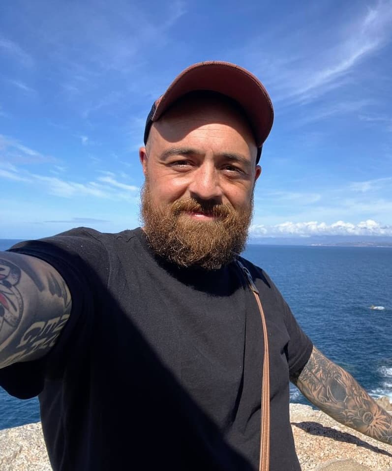 Acun (he/him) - Softwareentwickler von Queer*Link